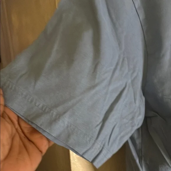 💥 Uniqlo Blue Peppermint Graphic Tee - Picture 5 of 6